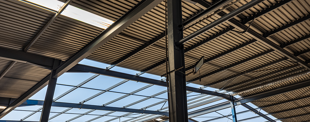 Comparing Industrial Roof Sheeting Options for Longevity